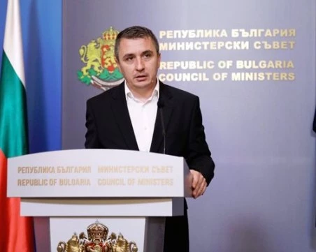 Александър Николов: 100 млн. лева на месец ще са загубите от забраната на Лукойл за износ