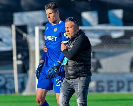 Ботев пусна информация за състоянието на Наумов, вратарят пропуска мача с Добруджа