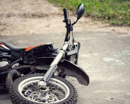 Почина 16-годишният моторист, катастрофирал край язовир Пясъчник