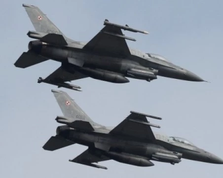 Румъния купува 18 употребявани изтребителя F-16 на символичната цена от 1 евро