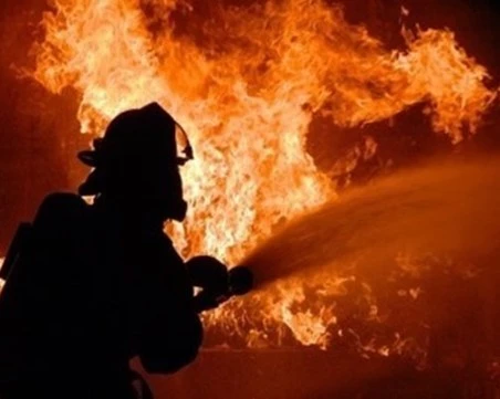 Възрастна жена загина при пожар във Враца, дъщеря ѝ е с опасност за живота