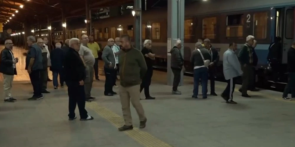 Трети ден международен влак с близо 300 пътници е блокиран на Централната гара в Пловдив