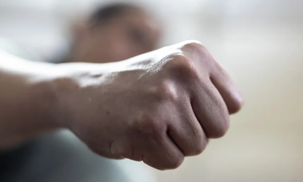 Жестоко! Мъж удари жена след катастрофа в София, с фрактура на черепа е