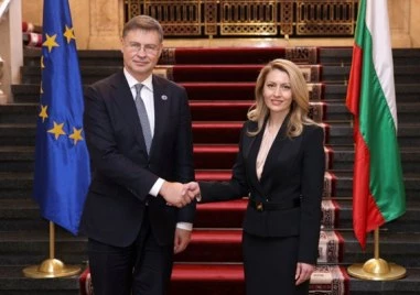 Назарян се срещна с комисар Домбровскис, увери, че ще работи за прозрачен преход към еврото