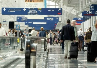 Опашки от чакащи по летищата на САЩ, има опасност от спиране на всички полети