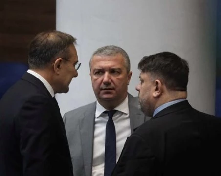 БСП изяде собствения си аргумент: Вдигат данъци, за да „борят