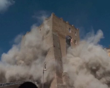 Почина работникът, изваден изпод руините на рухналата историческа кула в Рим