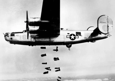 На този ден: Ейбрахам Линкълн става президент, а британски самолети бомбардират Пловдив