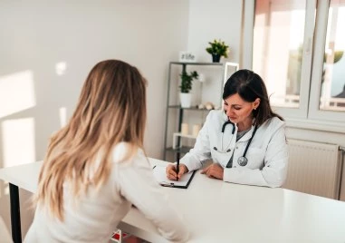 Обрат за парите на младите лекари: Увеличението ще се плаща през клиничните пътеки