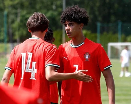 Синът на Кристиано Ронално вдигна трофей с Португалия