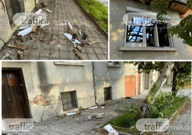 10 дни след пожара в „Кършияка: Обгорена къща стои с разбити прозорци и липсващ покрив, тротоарът - осеян с отломки