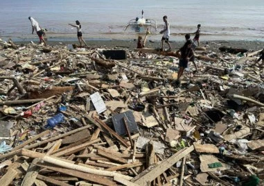 Извънредно положение във Филипините, след като тайфунът Калмаеги взе 114 жертви