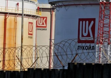 Парламентът преодоля президентското вето, ДАНС ще решава за Лукойл