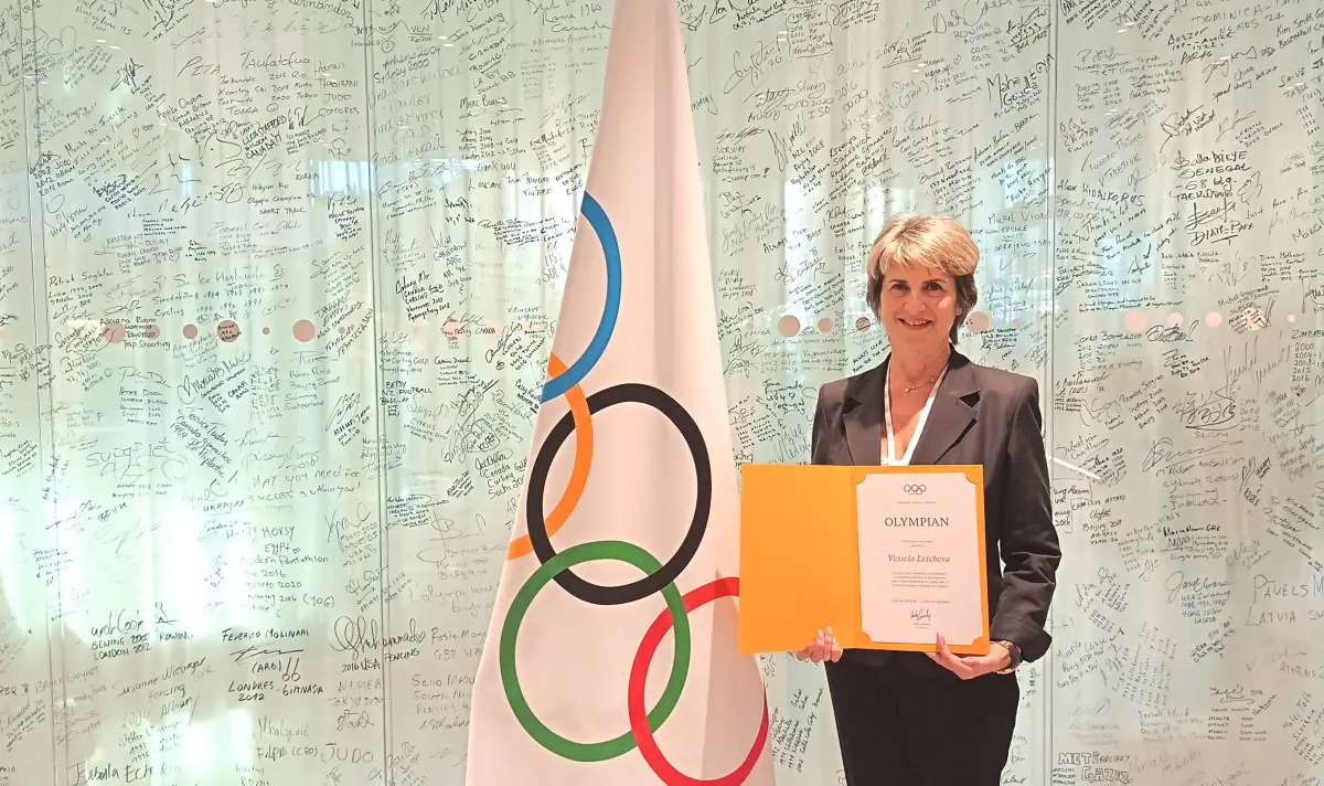 Весела Лечева се подписа на стената на олимпийците в МОК
