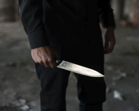 30-годишен нападна мъж с нож след скандал в заведение в „Тракия