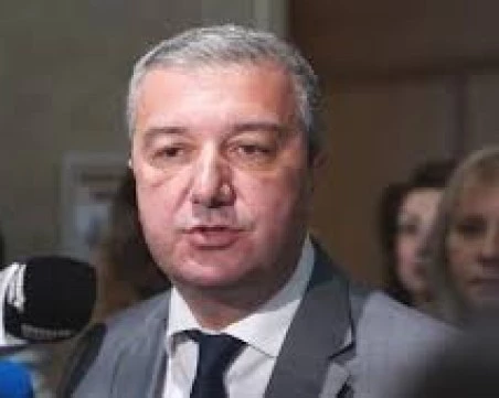 БСП настоява за премахване на плоския данък