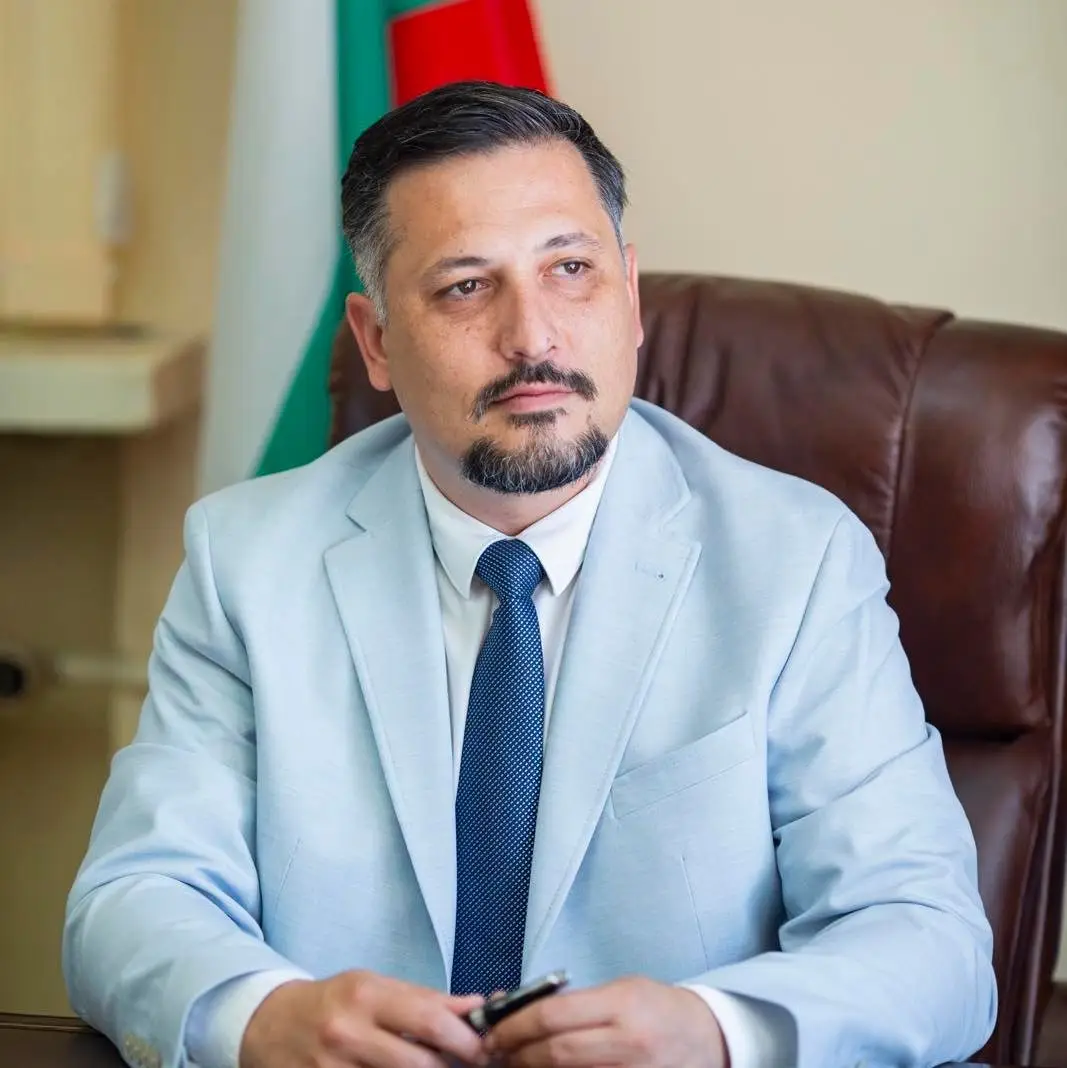 Гонят театралната школа на Мариан Бачев от читалището в район 