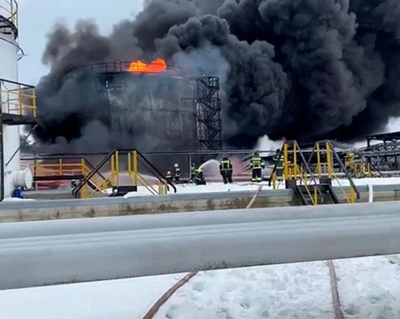 Украински дронове удариха една от най-големите рафинерии на Русия във Волгоград