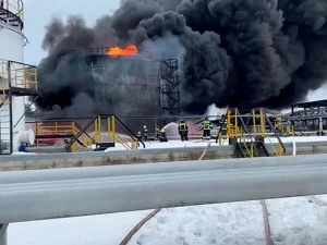Украински дронове удариха една от най-големите рафинерии на Русия във Волгоград