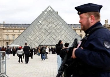 Бивш охранител на музея Помпиду е сред крадците от Лувъра