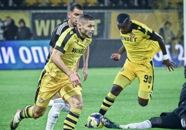Ботев Пловдив обърна 10 от Добруджа за първа победа на Колежа, но трепери в края