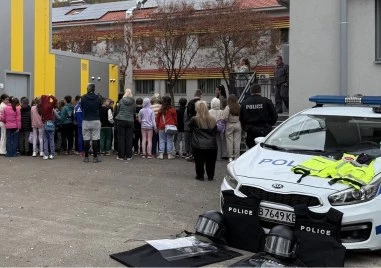 Полицаи гостуваха на второкласници от ОУ „Екзарх Антим I в Пловдив