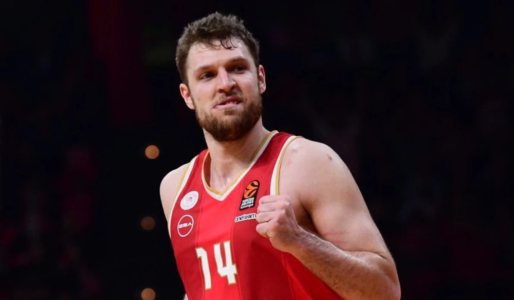 Продадоха потник на Везенков за благотворителност