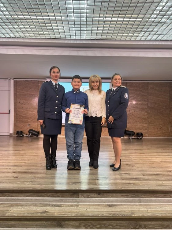 Служители от звената на ОДМВР-Пазарджик са наградени по случай професионалния празник на българската полиция