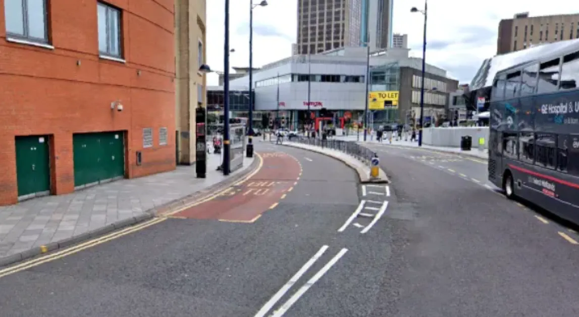 Намушкaха жена във врата в Бирмингам