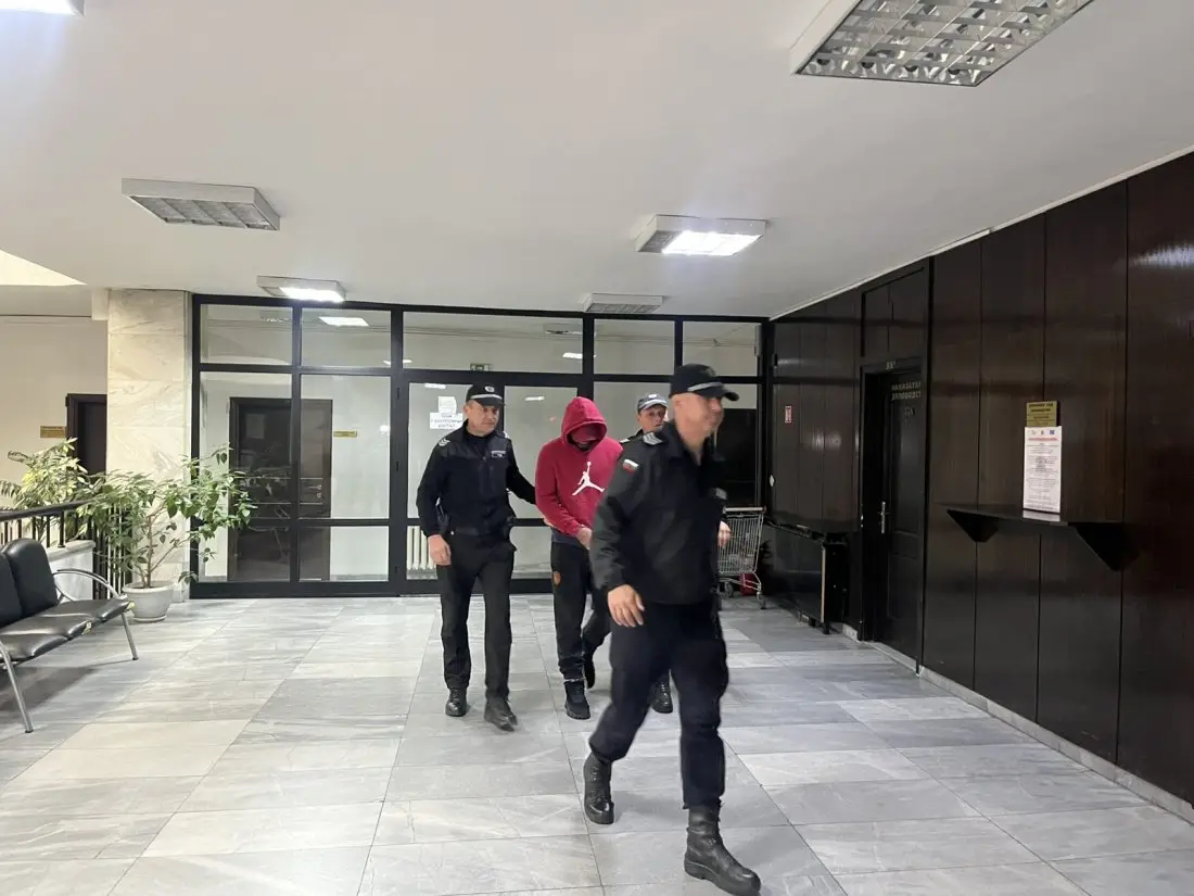 Оставиха в ареста мъжа, който наръга жена в центъра на Благоевград