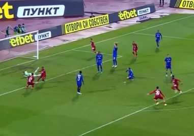 ЦСКА победи Левски пред 30 000 зрители на Националния стадион