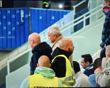 Кой вкара нелегално на мач без публика на Лаута нежалния от феновете Демерджиев?