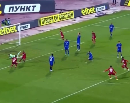 ЦСКА победи Левски пред 30 000 зрители на Националния стадион