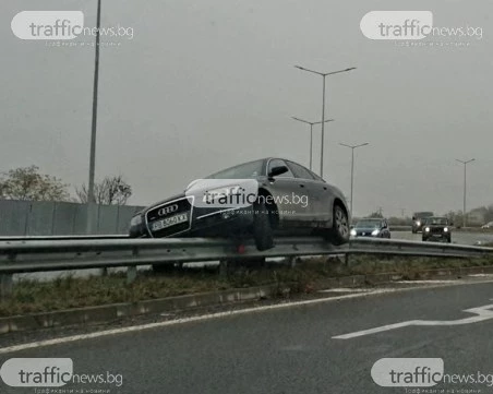 Зрелищна катастрофа на пътя Пловдив–Асеновград: Ауди 