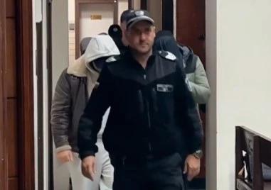 Четиримата, задържани за източване на 7 тона гориво, остават в ареста