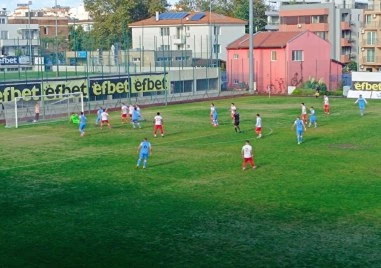 Дубълът на Локо падна край морето