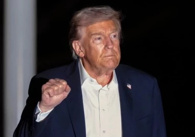 Генералният директор на Би Би Си подаде оставка след скандал с монтаж на реч на Доналд Тръмп