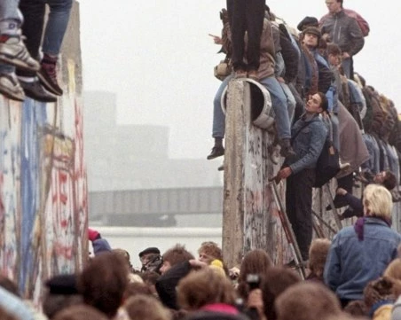 Германия отбелязва 36 години от падането на Берлинската стена