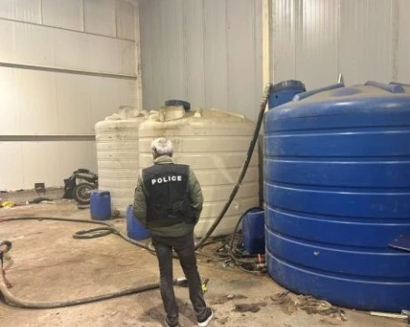 Искат постоянен арест на задържаните за източване на тонове гориво от тръбопровод на 