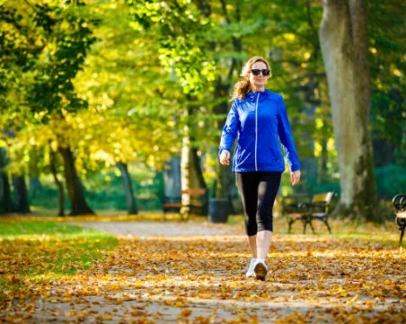 Проучване: По-дългите разходки намаляват риска от инфаркт и инсулт