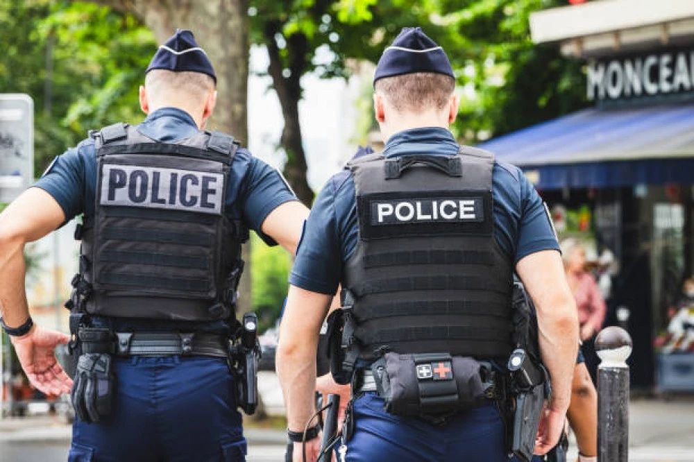 Арестуваха три млади жени, подготвяли атентат в Париж