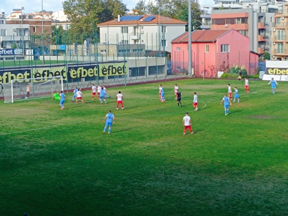 Дубълът на Локо падна край морето