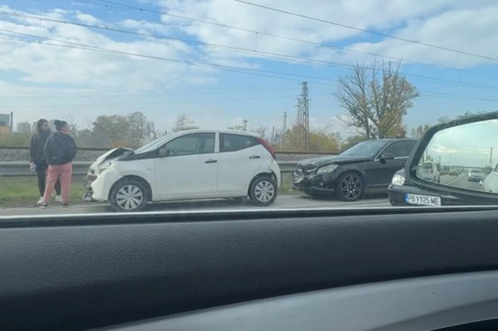 Верижна катастрофа блокира движението по Източния обходен път на Пловдив