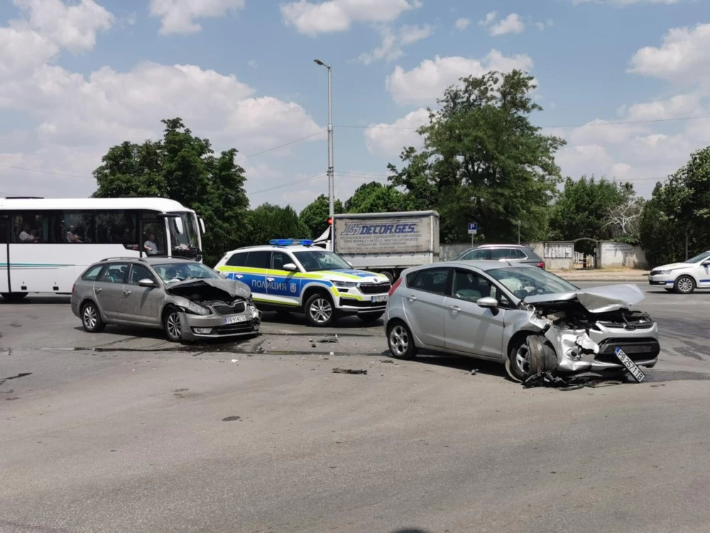 10 тежки катастрофи за денонощието, 17 души са пострадали