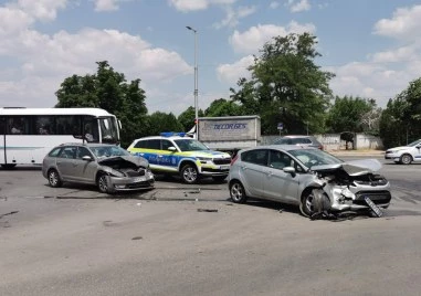 10 тежки катастрофи за денонощието, 17 души са пострадали