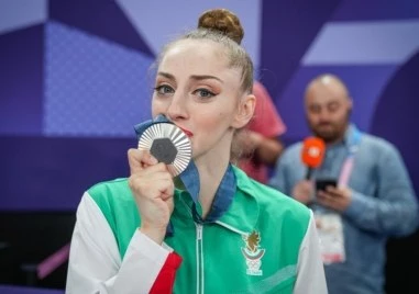 Гимнастичката Боряна Калейн намери портфейл с много пари и го върна