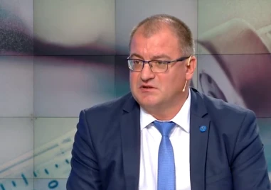 Защо се стигна до хаос с аптеките и наличностите на ваксините в складовете