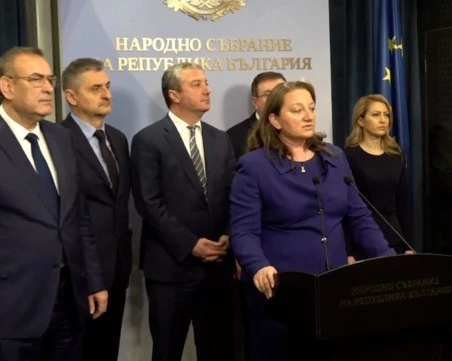 Бюджет на гърба на работещите: Правителството пълни хазната, източвайки джобовете на бизнеса и хората