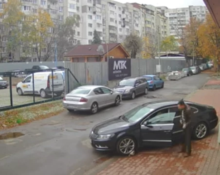 Полицията за мъжа прегазил куче в София: Каза ни, че неволно е направил маневрата