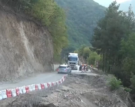 Възстановява се движението за леки автомобили по пътя Михалково – Кричим